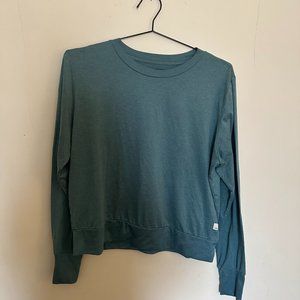 NWOT Vuori Long Sleeve Halo Crew -  Women's DreamKnit™ Crew